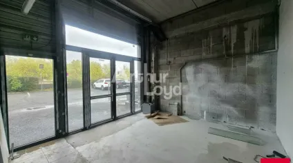  ANGERS OUEST LOCAL COMMERCIAL DE 570 M² A LOUER - Offre immobilière - Arthur Loyd