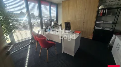 ANGERS ORGEMONT BUREAUX DE 184 M² A LOUER - Offre immobilière - Arthur Loyd