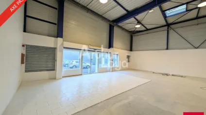 ROUTE DU MEUBLE - LOCAL COMMERCIAL A LOUER - VISIBILITE EXCEPTIONNELLE - Offre immobilière - Arthur Loyd