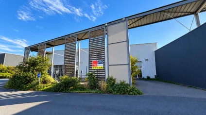 Location local commercial à Bègles 598 m² avec terrasse privative et extraction - Offre immobilière - Arthur Loyd