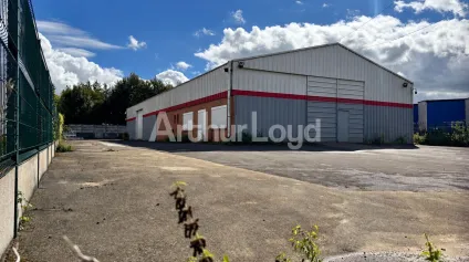 Entrepôt à vendre à Saint Martin lez Tatinghem sécurisé et indépendant - Offre immobilière - Arthur Loyd