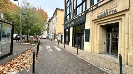 PETITE SURFACE A LOUER EN CV D'AIX EN PROVENCE - Offre immobilière - Arthur Loyd