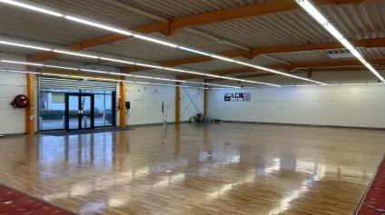Location local commercial 609 m² Flixecourt zone attractive hauteur 4m40 - Offre immobilière - Arthur Loyd