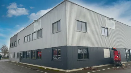 Bâtiment d activité à louer à Camon avec bureaux aménagés et vaste parking - Offre immobilière - Arthur Loyd