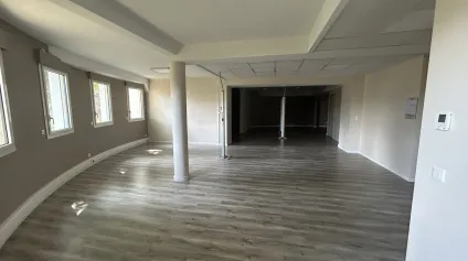 Bureaux à louer à Amiens environnement calme, arboré et lumineux - Offre immobilière - Arthur Loyd