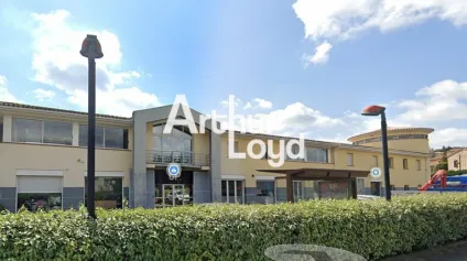Local d'activité à vendre 1 928 m² Mouans Sartoux - Excellente visibilité - Offre immobilière - Arthur Loyd