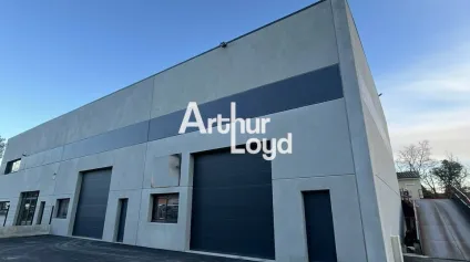 A louer locaux d'activité 332 m² divisibles dès 161 m² Montauroux - Offre immobilière - Arthur Loyd
