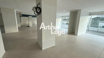 LOCAL COMMERCIAL ST LAURENT DU VAR DANS ZONE EQUIPEMENT DE LA MAISON - Offre immobilière - Arthur Loyd