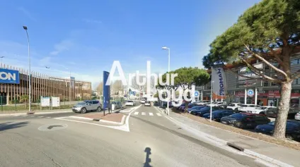 Local commercial 180 m² - Top emplacement Fréjus - Offre immobilière - Arthur Loyd