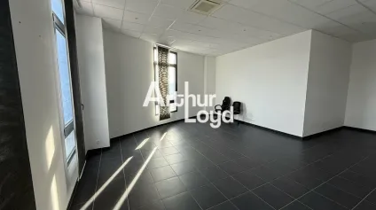 Bureaux de 93m² à vendre dont 23m² louer - Capitou - Fréjus - Offre immobilière - Arthur Loyd