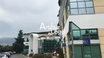 Bureaux à louer 110 m² en R+1 - Top emplacement Grasse - Offre immobilière - Arthur Loyd