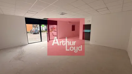 Local commercial en coeur de zone Boé 94 m2 - Offre immobilière - Arthur Loyd
