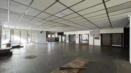 LOCAUX COMMERCIAUX - A LOUER - 190 M2 - SAINT-QUENTIN - Offre immobilière - Arthur Loyd