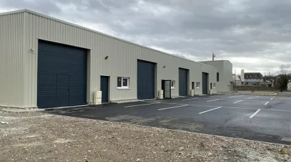 LOCAL D'ACTIVITE - ENTREPOT à LOUER de 400 m² - Offre immobilière - Arthur Loyd