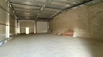 Entrepôts à louer - 200m2 - Perpignan - Offre immobilière - Arthur Loyd