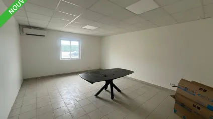 Bureaux à vendre Bourg-les-Valence plain-pied 78 m2, parking et visibilité - Offre immobilière - Arthur Loyd