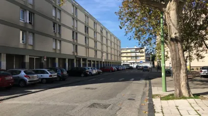 Locaux commerciaux à vendre à Valence avec grande réserve et emplacement central - Offre immobilière - Arthur Loyd