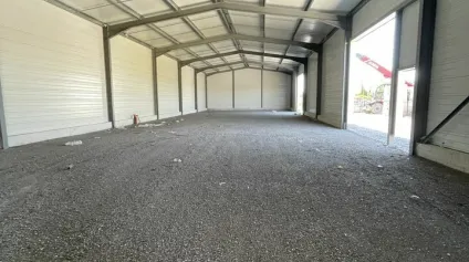 Local d'activité à louer à Vedène/Avignon Nord, parc sécurisé, accès poids lourds - Offre immobilière - Arthur Loyd