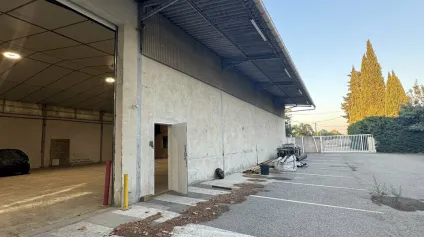 Locaux d'activités à vendre à Châteaurenard, accès rapide axes principaux - Offre immobilière - Arthur Loyd