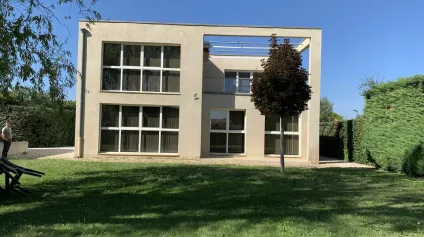 ENTRAIGUES SUR SORGUES IMMEUBLE DE BUREAUX A LOUER - Offre immobilière - Arthur Loyd