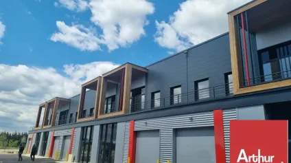 PIERRELATTE - A LOUER - BÂTIMENT A USAGE D'ACTIVITÉS AVEC BUREAUX - Divisibles à partir de 398 m2 - Offre immobilière - Arthur Loyd