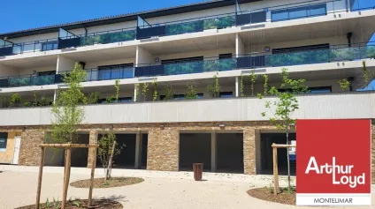 EST DE MONTELIMAR - ALLAN - A VENDRE - LOCAL COMMERCIAL NEUF EN RDC - Offre immobilière - Arthur Loyd