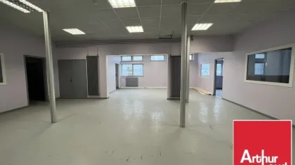 LOCAL D'ACTIVITE - ENTREPOT à LOUER de 215 m² - Offre immobilière - Arthur Loyd
