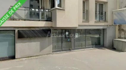 LOCAL COMMERCIAL à LOUER de 216 m² - Offre immobilière - Arthur Loyd