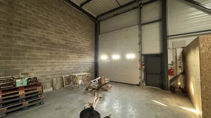 LOCAL D'ACTIVITE - ENTREPOT à LOUER de 209 m² - Offre immobilière - Arthur Loyd