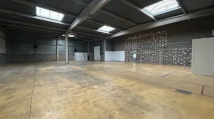 LOCAL D'ACTIVITE - ENTREPOT à LOUER de 816 m² - Offre immobilière - Arthur Loyd