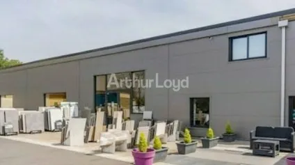 LOCAL D'ACTIVITE - ENTREPOT à LOUER de 400 m² - Offre immobilière - Arthur Loyd