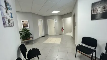 Axe principal de Gourdon - Bureaux 400 m² divisibles à louer - Offre immobilière - Arthur Loyd