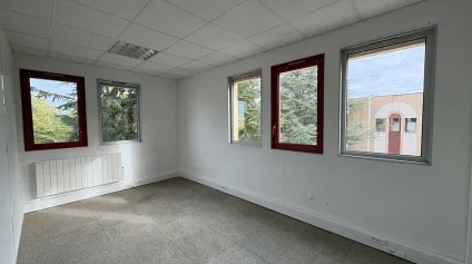 BUREAUX - A LOUER - PARC MIRANDE - Offre immobilière - Arthur Loyd