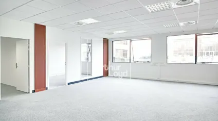 Immeuble de bureaux sécurisé - Offre immobilière - Arthur Loyd