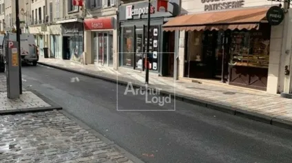 Local commercial à vendre - MELUN - Offre immobilière - Arthur Loyd