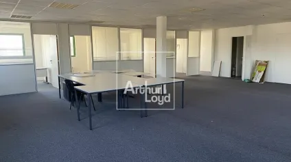 Bureaux et locaux d' activités à louer - ESSONNE - Offre immobilière - Arthur Loyd