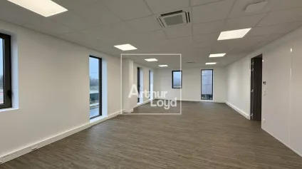 Surface de bureaux lumineux et accessibles PMR - Offre immobilière - Arthur Loyd