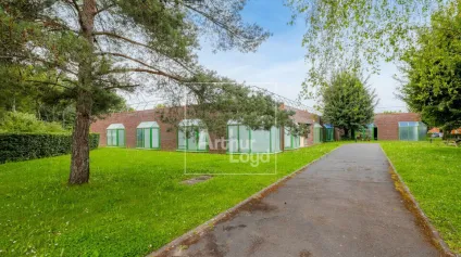 Locaux d'activité à louer dans un Parc arboré - Offre immobilière - Arthur Loyd