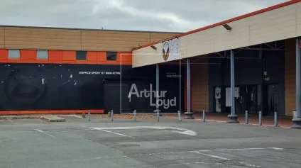 GRANDE CELLULE AVEC MEZZANINE - Offre immobilière - Arthur Loyd