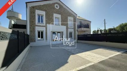 LOCAL COMMERCIAL - BUREAUX - RARE SUR SECTEUR - Offre immobilière - Arthur Loyd