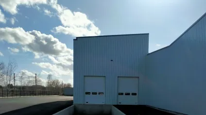 A LOUER LOCAL D'ACTIVITE/ENTREPOT 200m² AVEC QUAI SUR CHATELLERAULT NORD (86) - Offre immobilière - Arthur Loyd