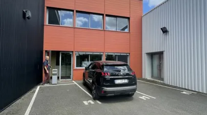 BUREAUX DE 1241m² A LOUER A BESSINES AVENUE DE LA ROCHELLE / ZONE DE LA MUDE - Offre immobilière - Arthur Loyd