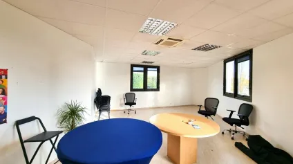 BUREAUX A LOUER AU FUTUROSCOPE DE 90.50M² - POITIERS NORD - Offre immobilière - Arthur Loyd