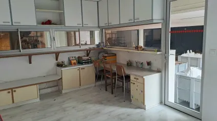 A LOUER BUREAUX AVEC SHOW ROOM SUR CENTRE VILLE DE LENCLOITRE (86) PROCHE GRANDS AXES - Offre immobilière - Arthur Loyd