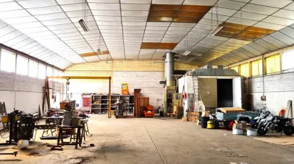 POITIERS SUD - ENTRE POITIERS ET SAINT BENOIT - LOCAL ARTISAN OU ENTREPOT A LOUER 480M² - Offre immobilière - Arthur Loyd