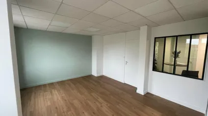 A LOUER BUREAU 22 m² - CENTRE VILLE LA ROCHE SUR YON - Offre immobilière - Arthur Loyd