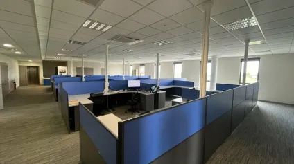 A LOUER CHASSENEUIL TECHNOPOLE 375M² BUREAUX EXCELLENT ETAT - Offre immobilière - Arthur Loyd