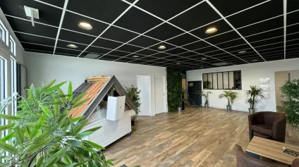 A VENDRE ZONE MENDES FRANCE NIORT CHAURAY BUREAU ET STOCKAGE D'ENVIRON 295m2 UTILE AVEC PARKINGS FONCIER CLOS ET PORTE SECTIONNELLE - Offre immobilière - Arthur Loyd