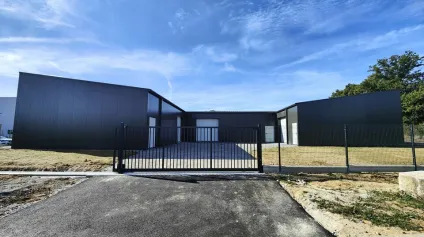Local d'activité neuf de 535 m² à louer - Zone économique dynamique et accès A10 immédiat - Offre immobilière - Arthur Loyd