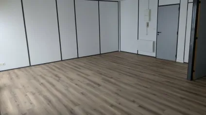 BUREAUX A LOUER - SURFACES DE 18 À 200M2 - TECHNOPOLE DU FUTUROSCOPE - ACCESSIBILITÉ RD910 ET A10 AISÉE - Offre immobilière - Arthur Loyd